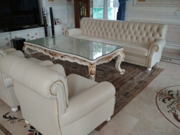 dịch-vụ-vệ-sinh-ghế-sofa-da-tại-văn-phòng